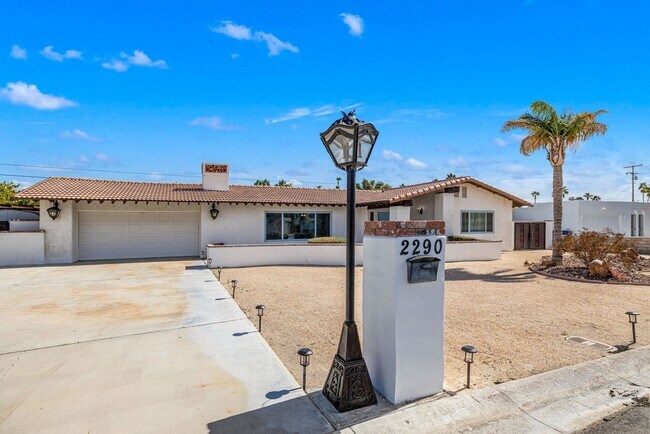 Building Photo - Sunnyside House with Pool in Palm Springs (Monthly Only - No Long Term)