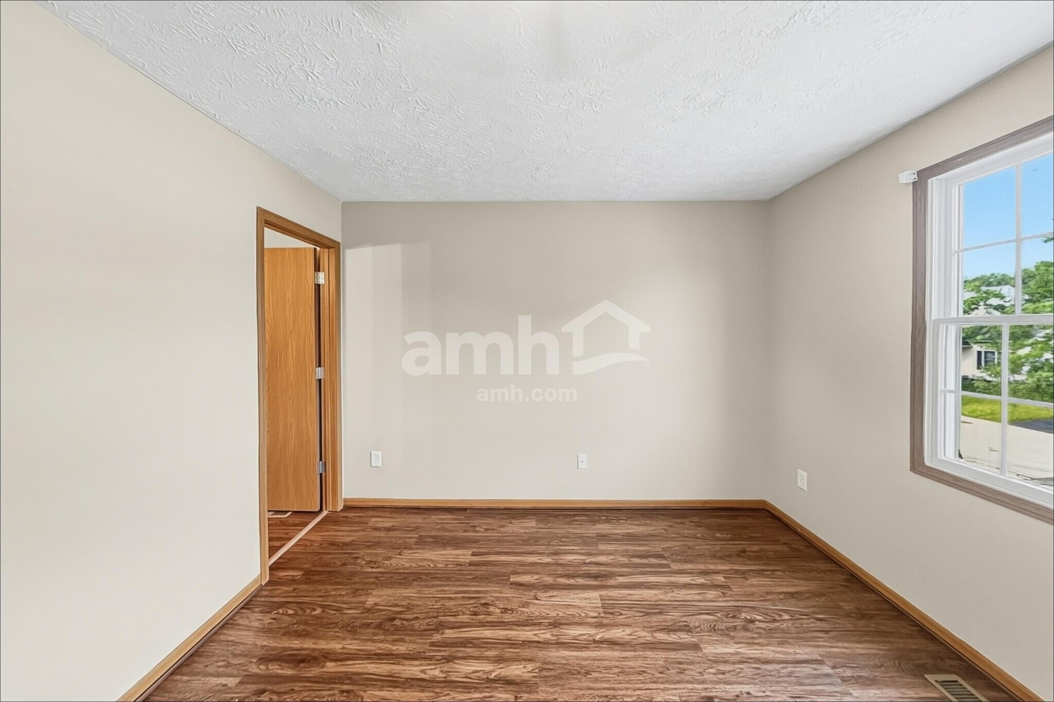 Building Photo - 825 Whitehead Dr