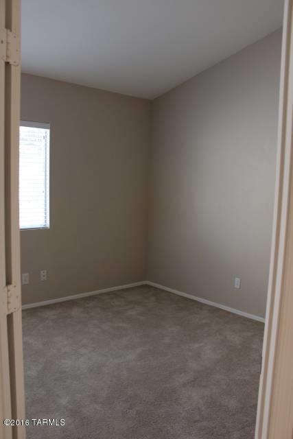 Building Photo - 7254 W Maple Ridge Dr