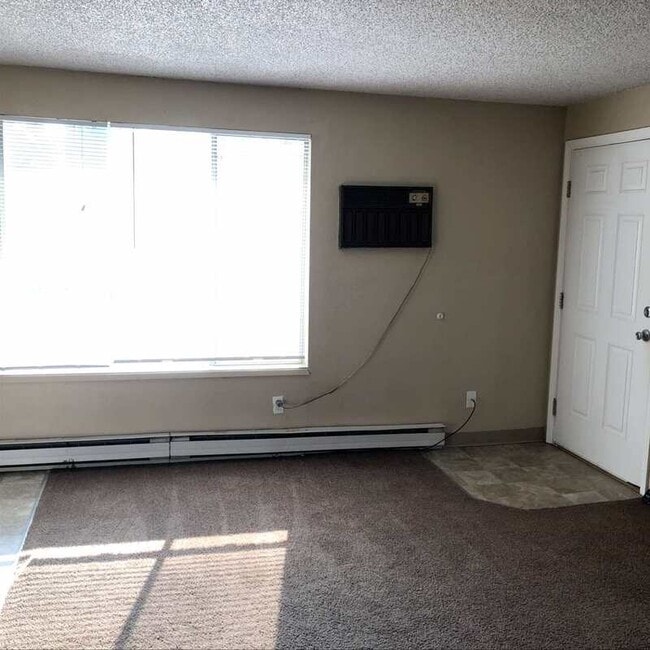 Building Photo - 248 W Clark St