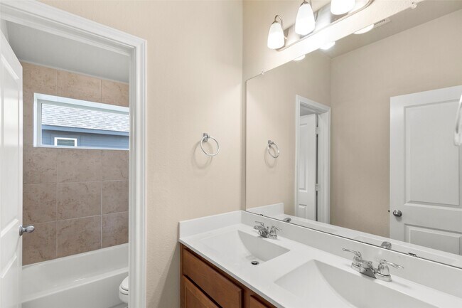 Building Photo - 15714 Highlands Cove Dr
