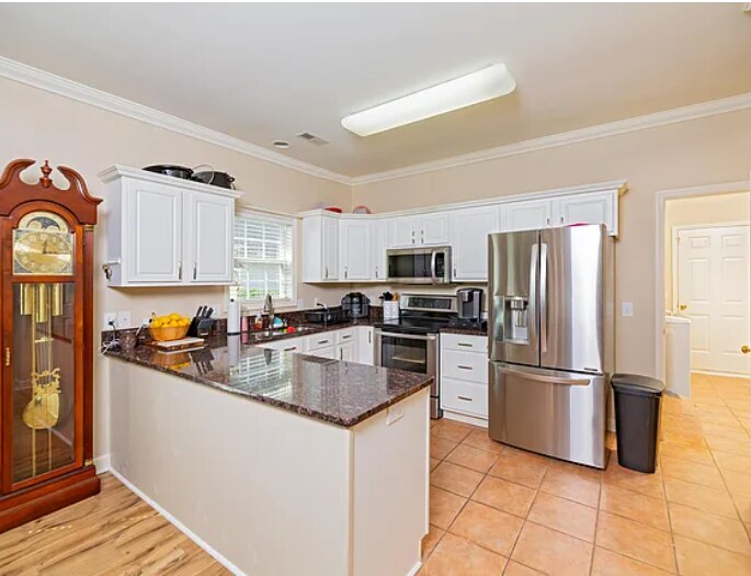 Kitchen - 490 Sheldon Rd