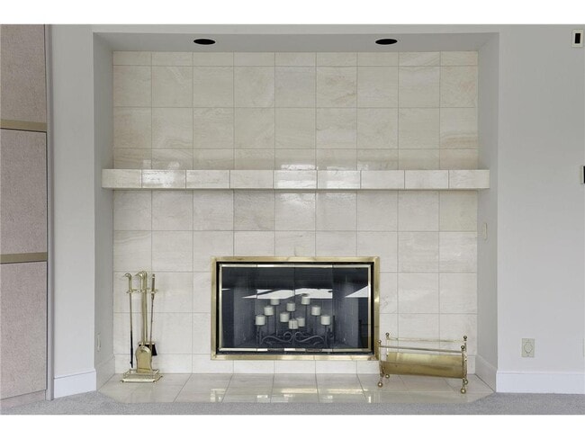 Building Photo - 1830 Eagle Ridge Dr