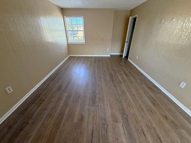 Building Photo - 2785 L B McLeod Rd