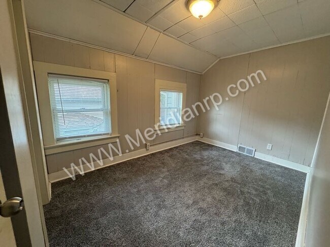 Building Photo - 721 3rd St