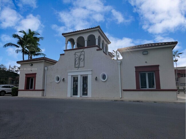 Building Photo - 8650 SW 67th Ave