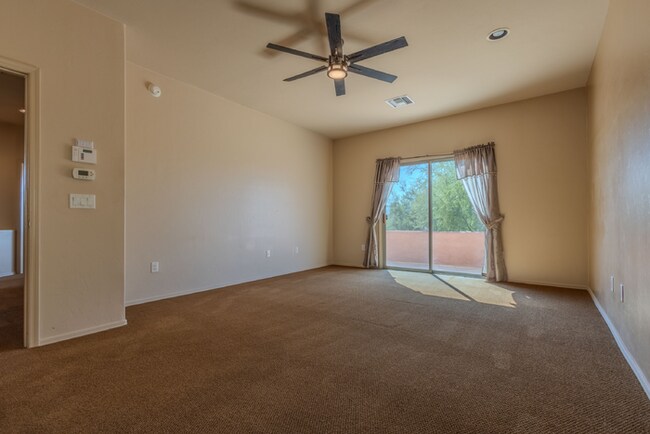 Building Photo - Beautiful home, close to Walmart, Sprouts ...