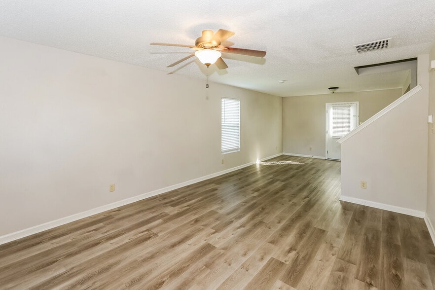 Building Photo - 803 Chastain Ave