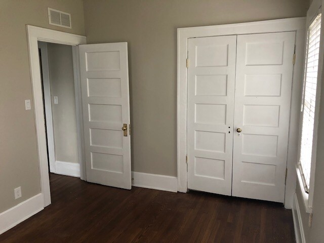 Building Photo - 1334 N Laura St