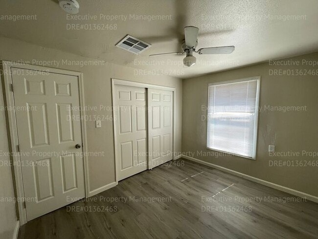 Building Photo - 3 bedroom/ 1 bathroom house located near Airport Dr/ Norris Rd