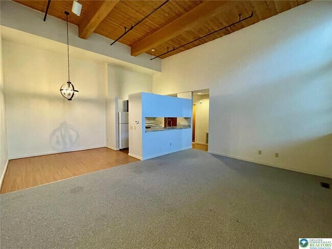 Building Photo - 101 Race St