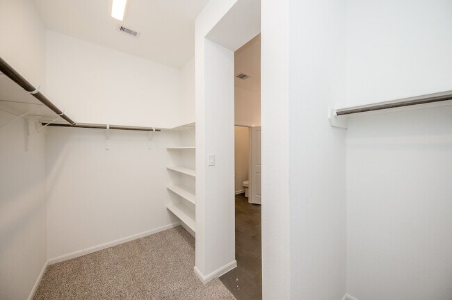 Building Photo - 42514 Summer Crst Rd