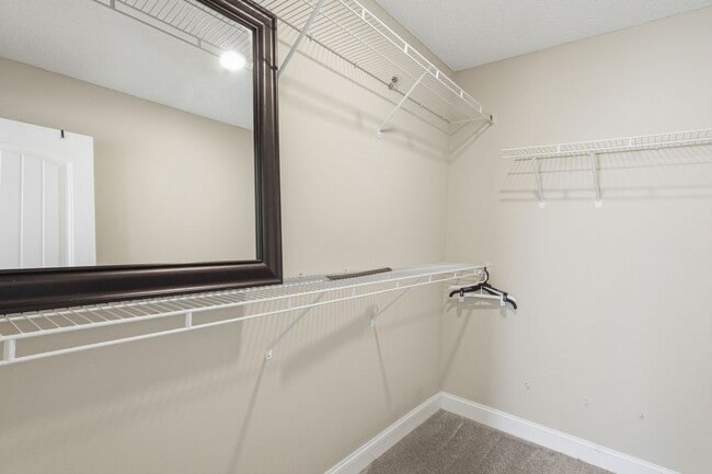 Building Photo - 4 Bedroom Griffin Park Home on Quiet Cul-de-Sac