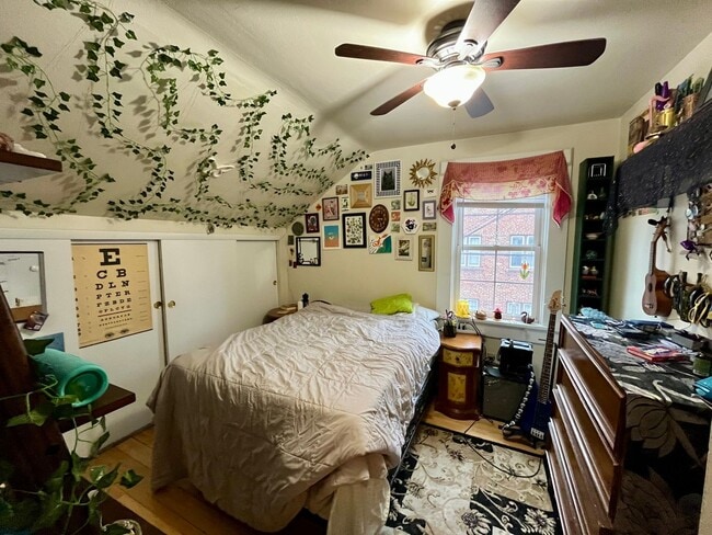 Building Photo - 3956-3958 N Murray