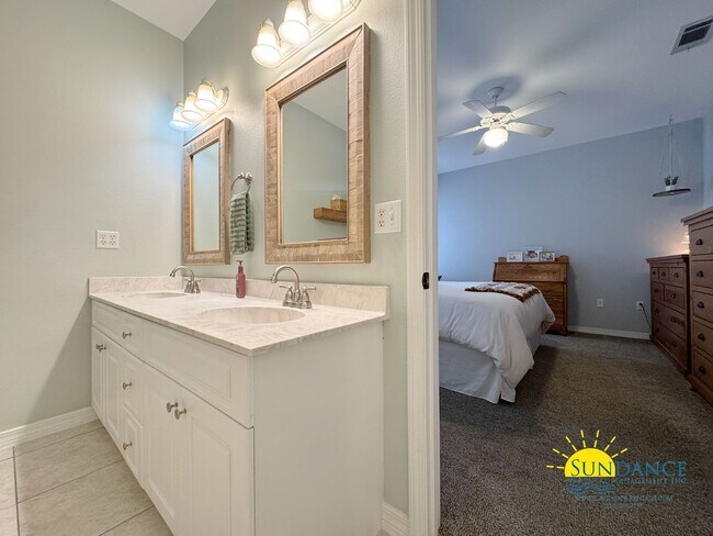 Building Photo - Spacious & Updated 3 Bedroom Home in Niceville-Near Eglin AFB!