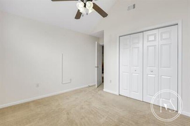 Building Photo - 45 Prospect Lp