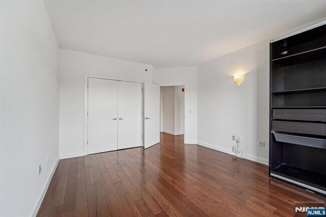 Building Photo - 3118 City