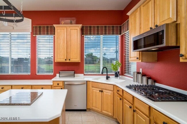 Building Photo - 1004 S Parkcrest St