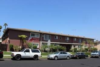 Building Photo - 3925 Roxanne Avenue