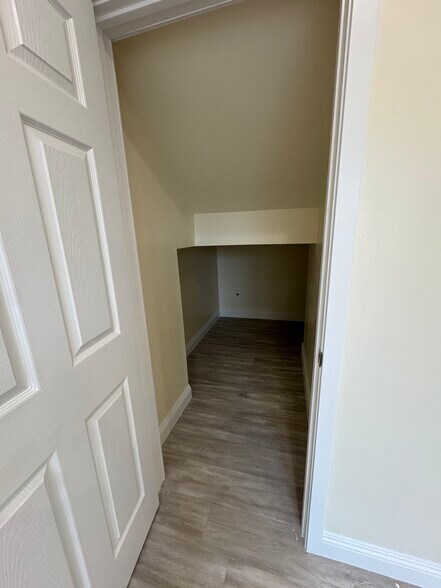 Building Photo - 756 Harps St