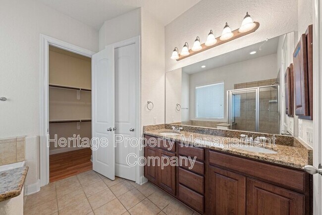 Building Photo - 11230 Begonia rock