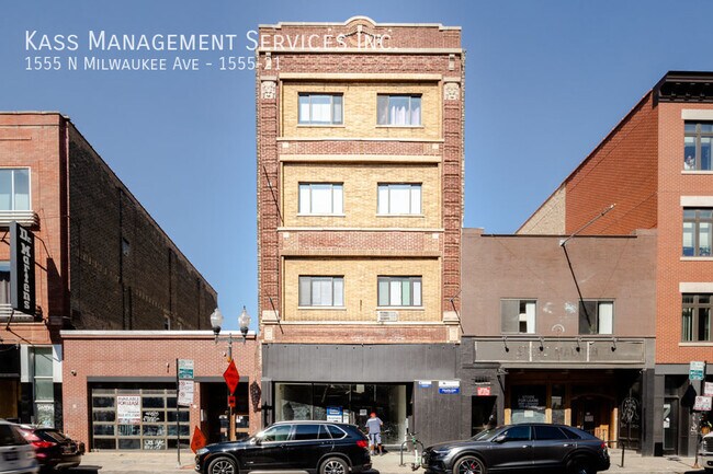 Building Photo - Charming Six Corners Wicker Park Studio,He...