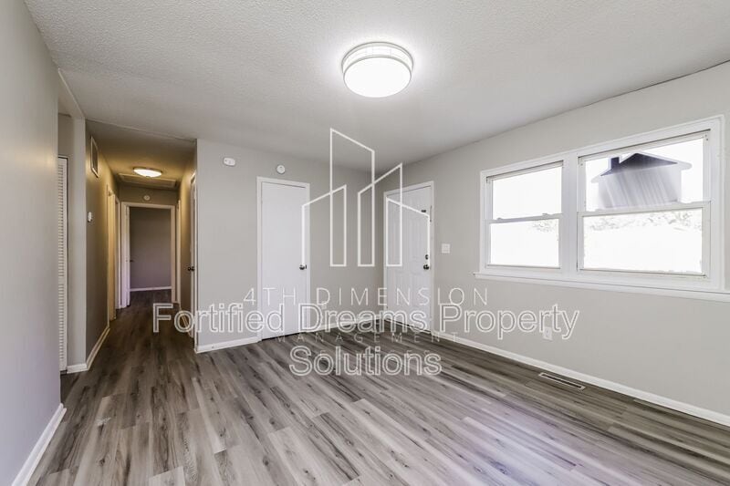 Building Photo - 4930 Rumley Cir