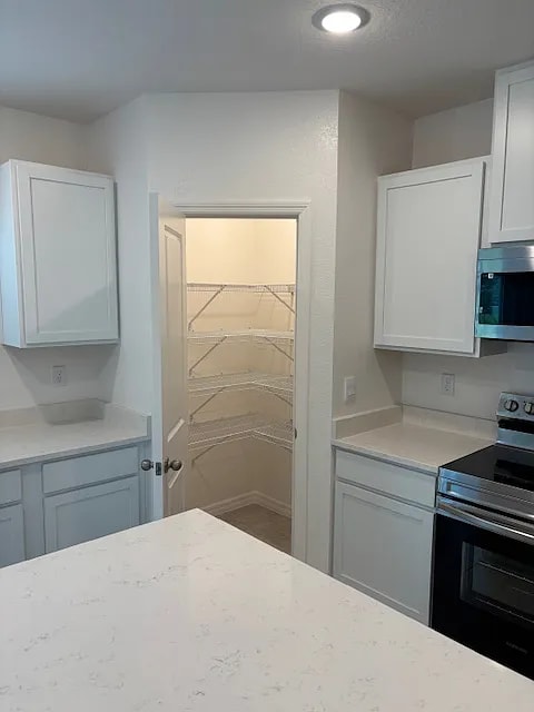 Building Photo - 3632 Majestic Dr