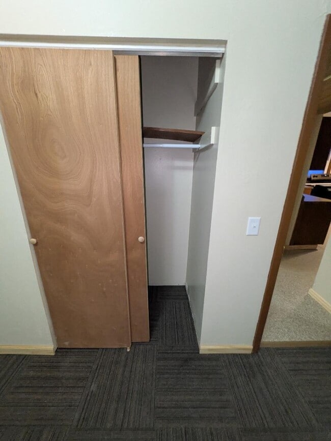 Building Photo - 1005 S Pittenger Rd