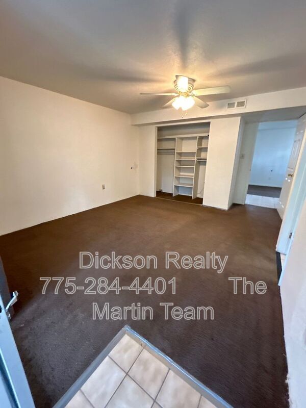 Building Photo - 306 E Quail St