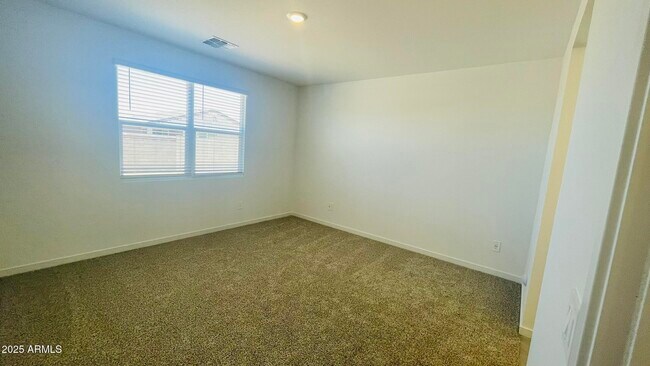 Building Photo - 37406 W San Clemente St