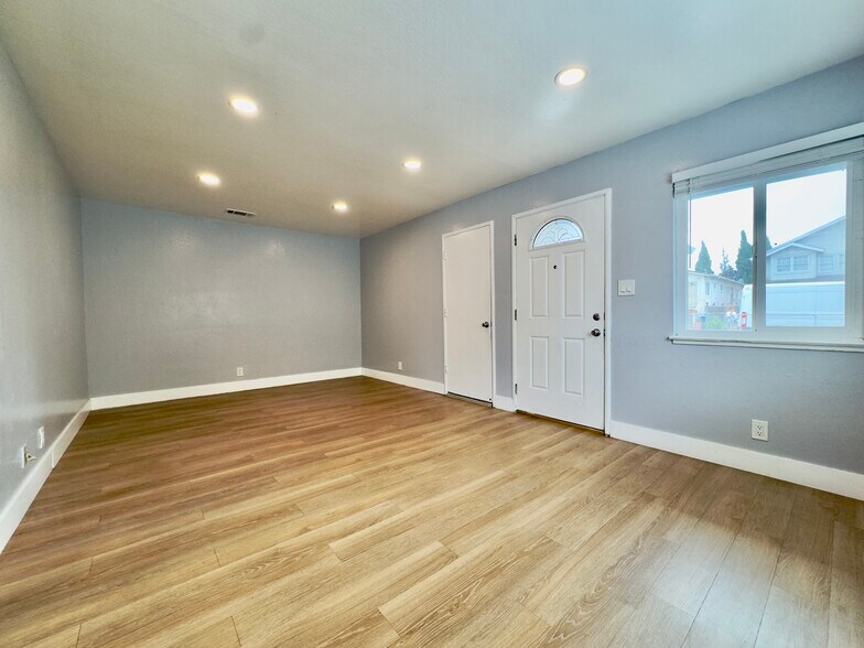 Building Photo - 2139 103rd Ave