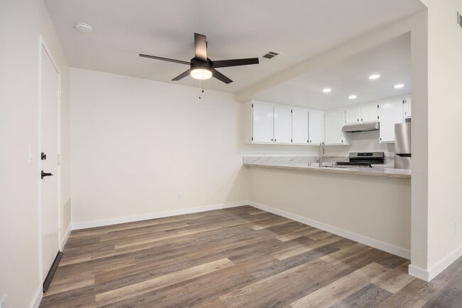 Building Photo - 243 Flame Tree Pl