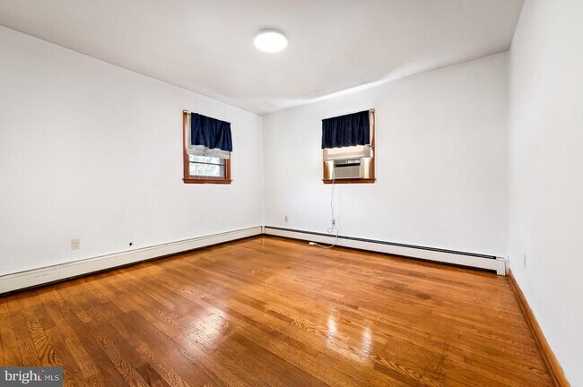 Building Photo - 16811 Ridge Rd