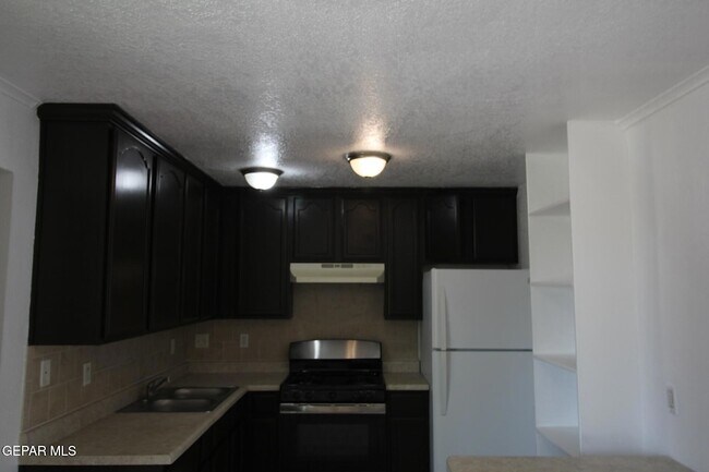 Building Photo - 906 Geronimo Dr
