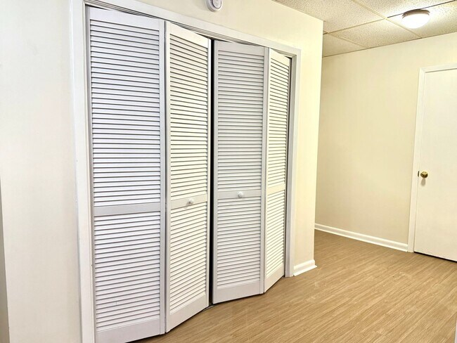 Building Photo - 700 S 4th St