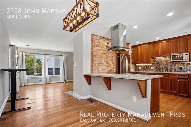 Building Photo - 2328 John Marshall Dr