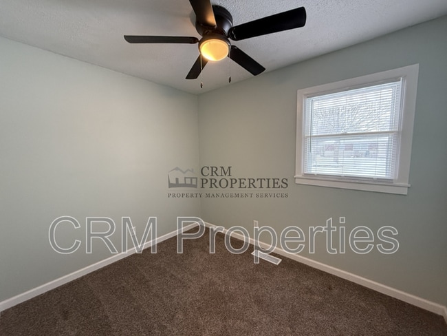 Building Photo - 800 Maumee Dr