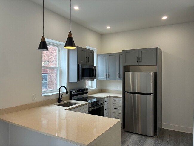 Building Photo - 1539 Lowrie St