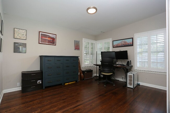 Building Photo - 514 Brightwood Pl