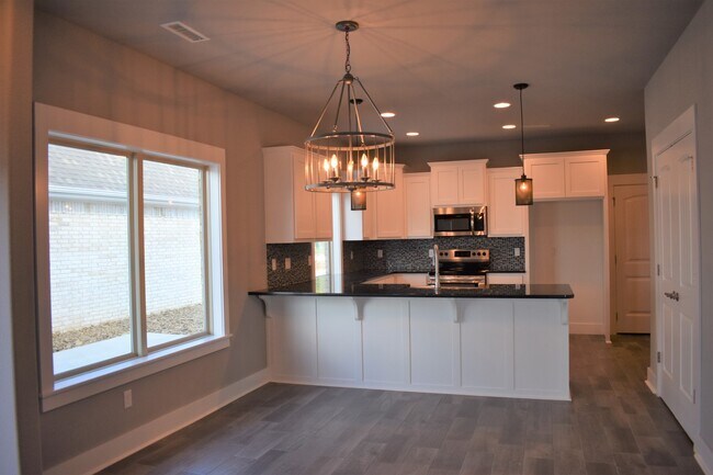 Building Photo - Luxurious 4 Bedroom, 3.5 Bathroom Home In Fayetteville, AR