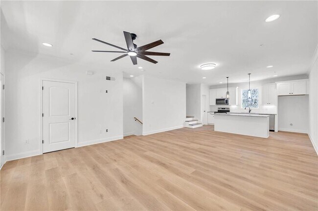 Building Photo - 203 Riverstone Commons Cir