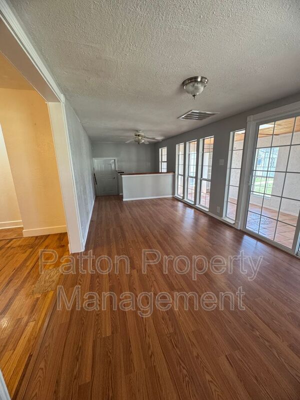 Building Photo - 5112 Arden Rd