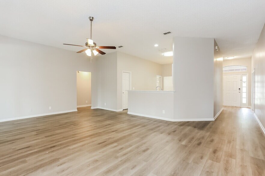 Building Photo - 4358 Jiggermast Ave