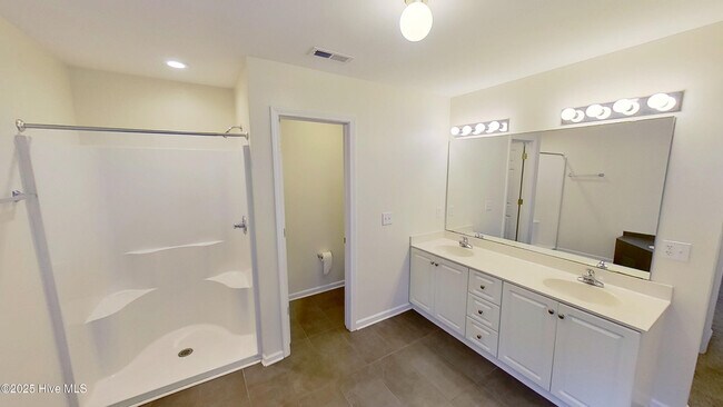 Building Photo - 4158 Breezewood Dr