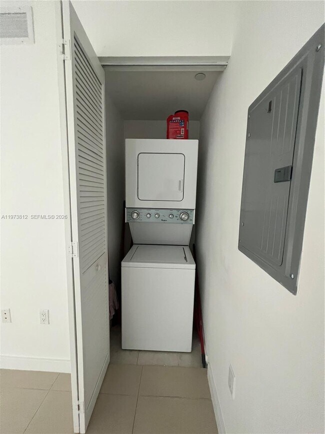 Building Photo - 31 SE 6th St