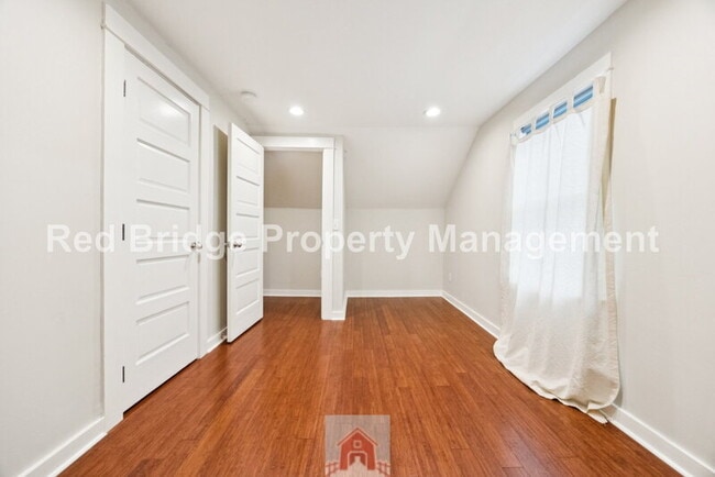Building Photo - 4413 NE 26th Ave