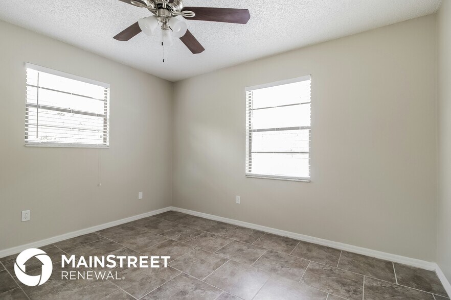 Building Photo - 1072 Genesee Ave SE