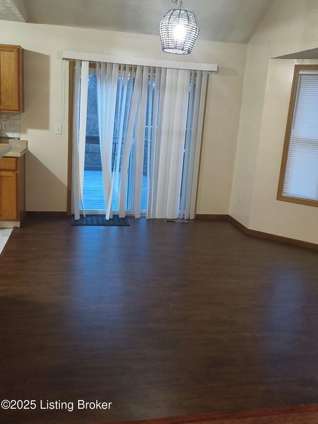 Building Photo - 5303 Bannon Crossings Dr