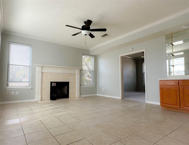 Building Photo - 2124 Liverpool Dr